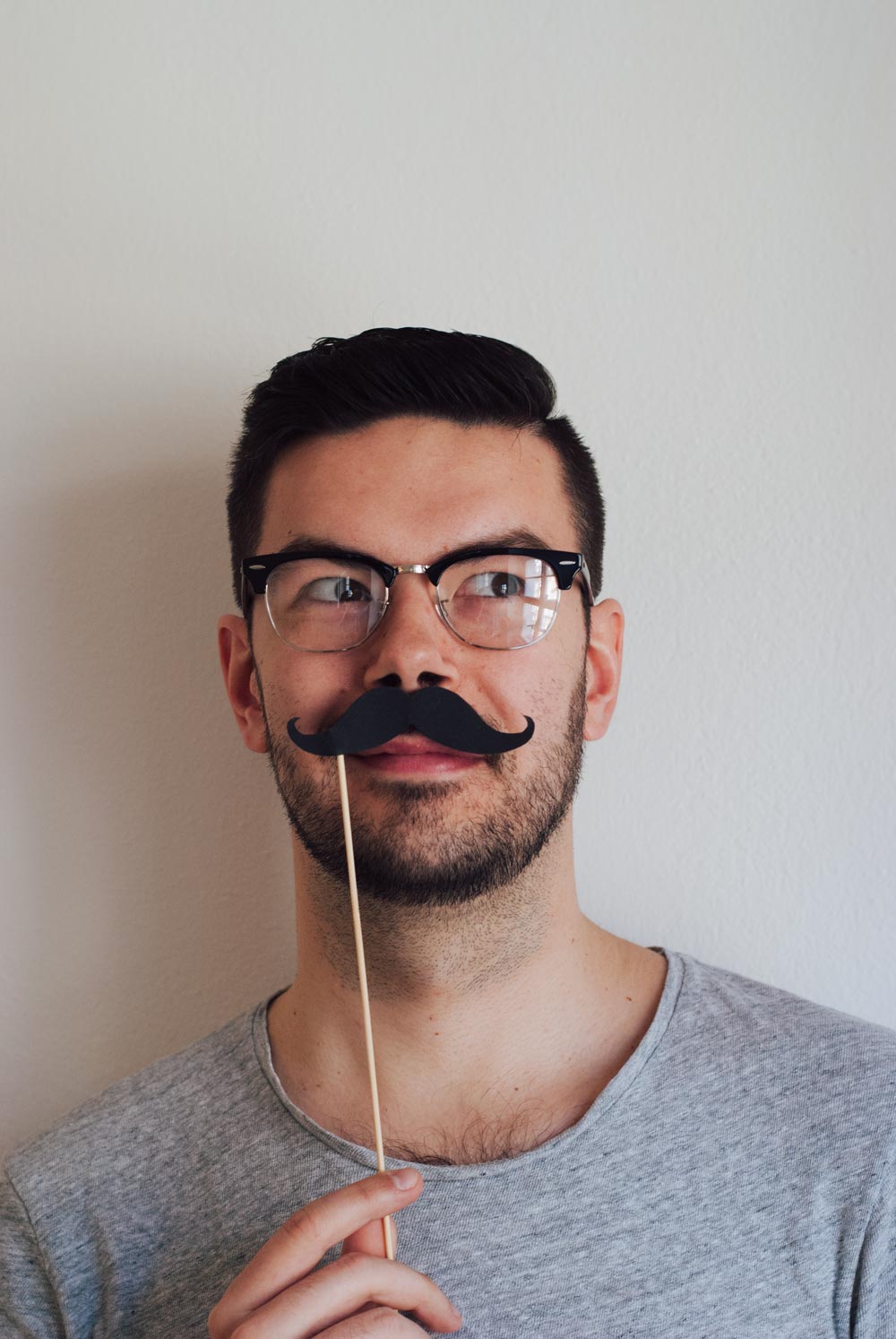 Best 5 Movember styling ideas: Glasses 